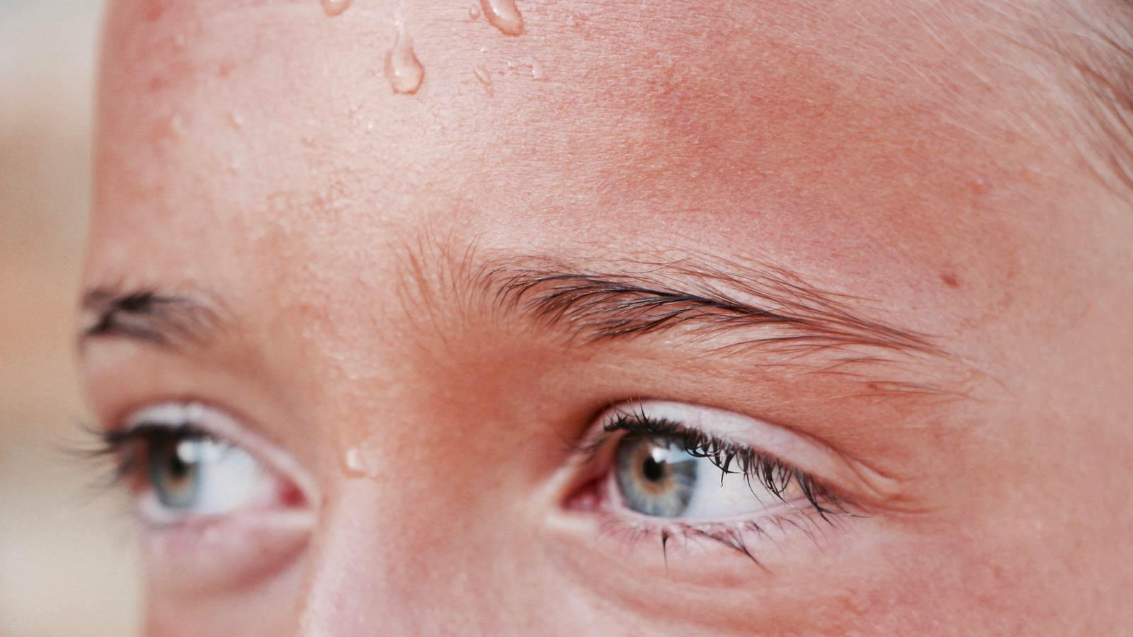 この暑さに、アスリートはどう向き合えばよいのか。「暑熱馴化」をデータでみる