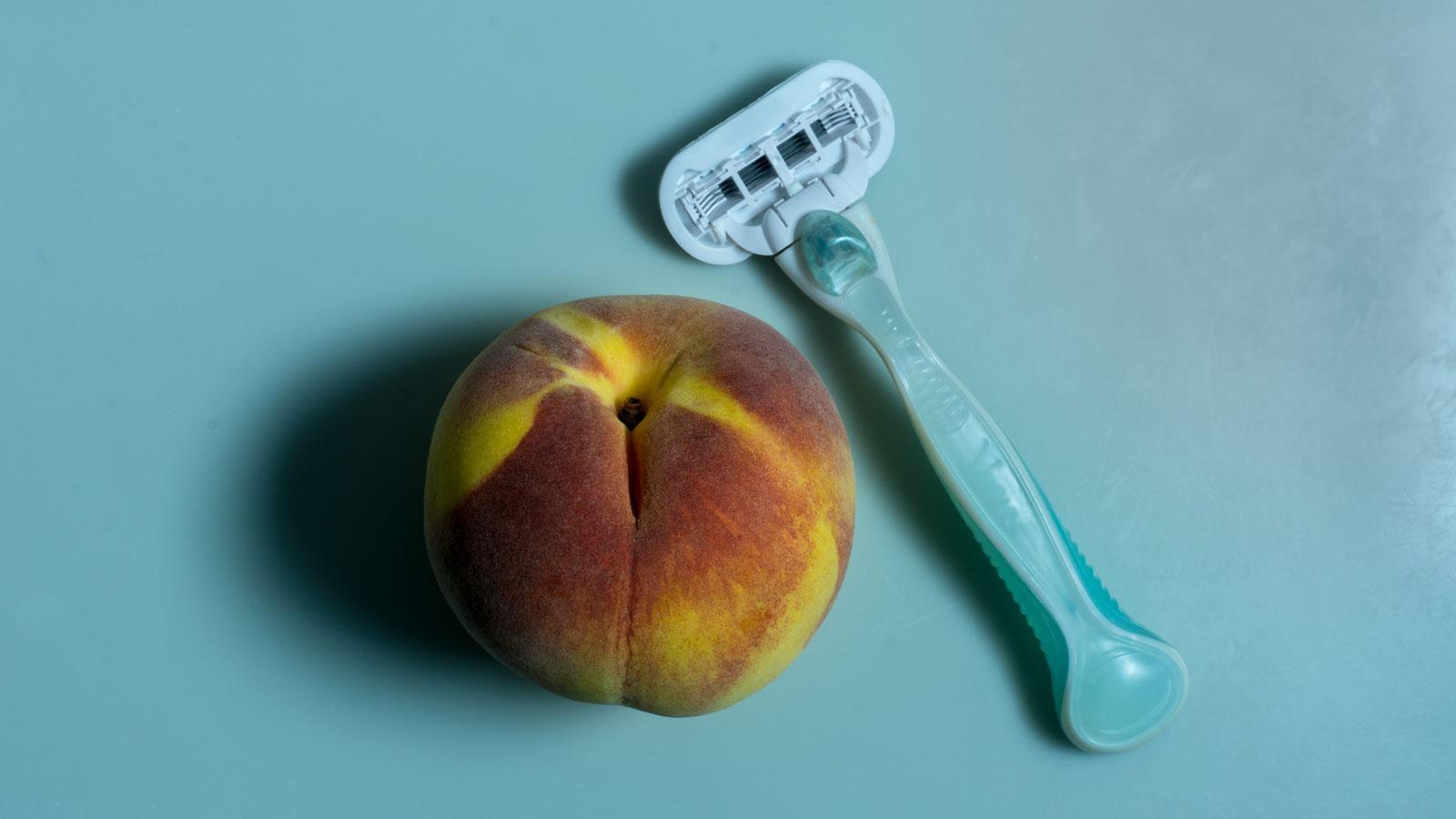 クリニックでやるか、セルフでやるか。男のムダ毛処理の長所と短所