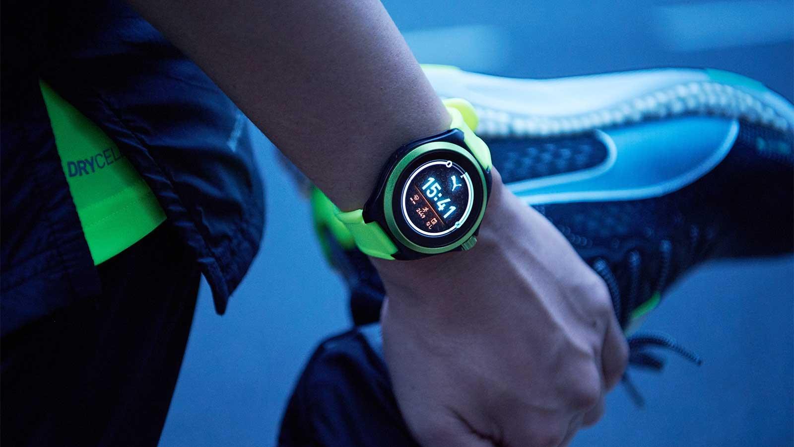 〈PUMA〉スマートウォッチの“シンプルな操作性”。だからランにも筋トレにもフィットする