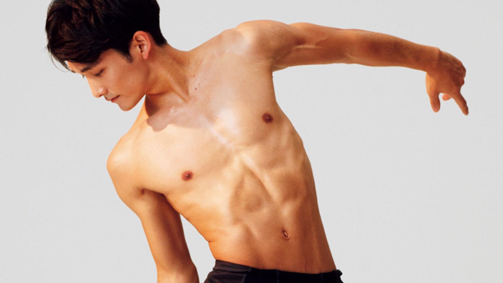 【バレエダンサー・堀内將平の姿勢】毎晩30分のストレッチは欠かせません