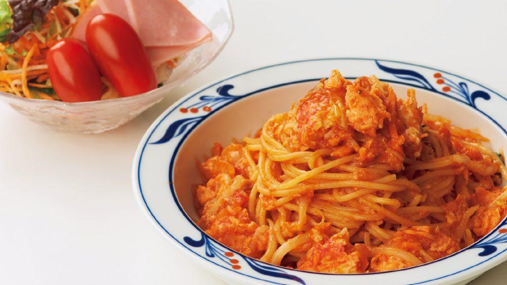 麺は少なめでも大満足！ サラダサーモンのパスタ｜コンビニ食材アレンジめし⑩