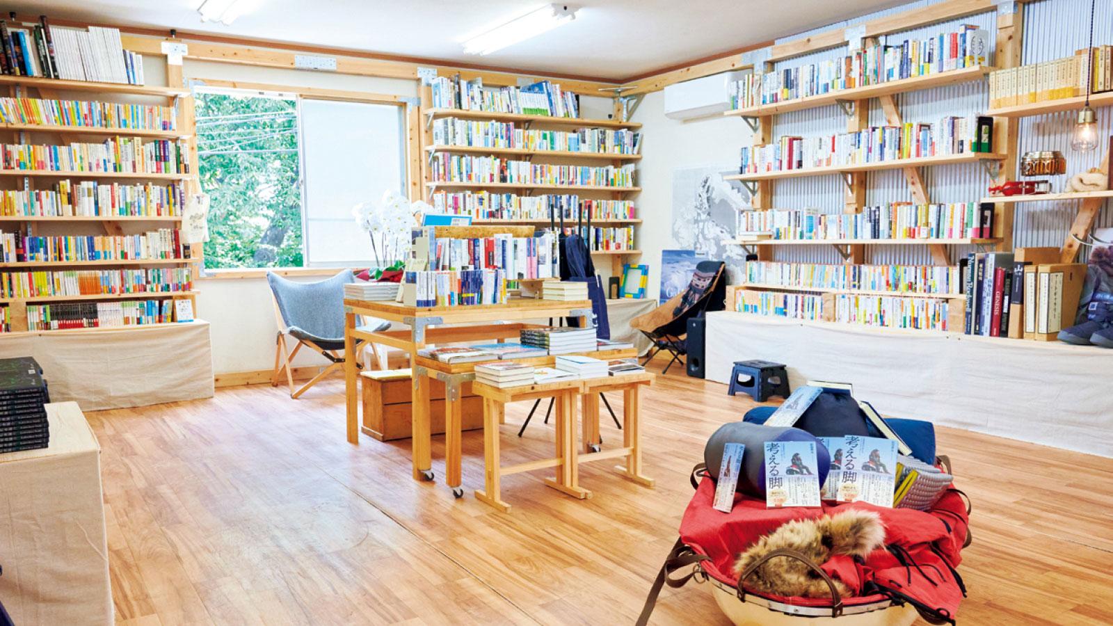 「なぜ冒険するのか」を書に尋ねる。冒険家・荻田泰永さんが書店をオープンした理由