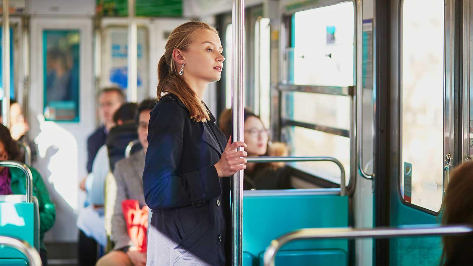 冬に暖かな電車内でかく「滝汗」は注意が必要？（漢方薬剤師・鹿島絵里さん）