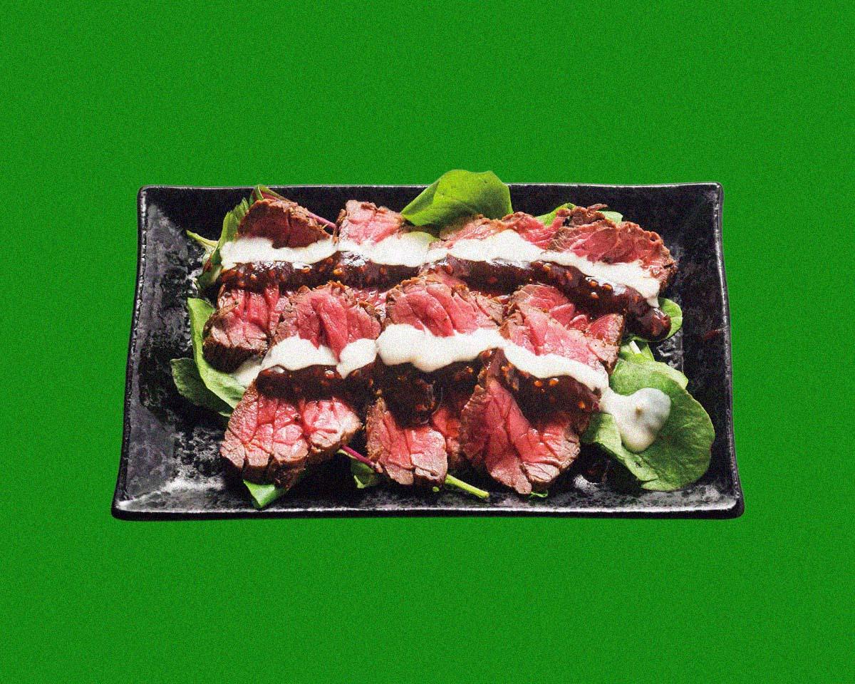 鍛えるシェフの筋肉レシピ：ローストビーフ 赤味噌＆マヨダレWがけ