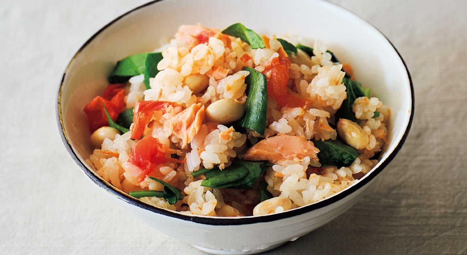 鮭・丸ごとトマト・大豆と炊く｜カラダ作りの炊き込みご飯