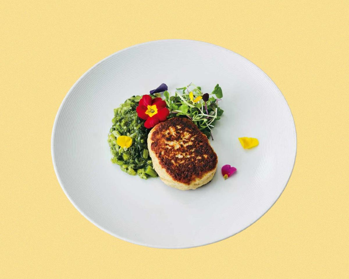 鍛えるシェフの筋肉レシピ：ささみと笹かまのハンバーグ 野菜ソース