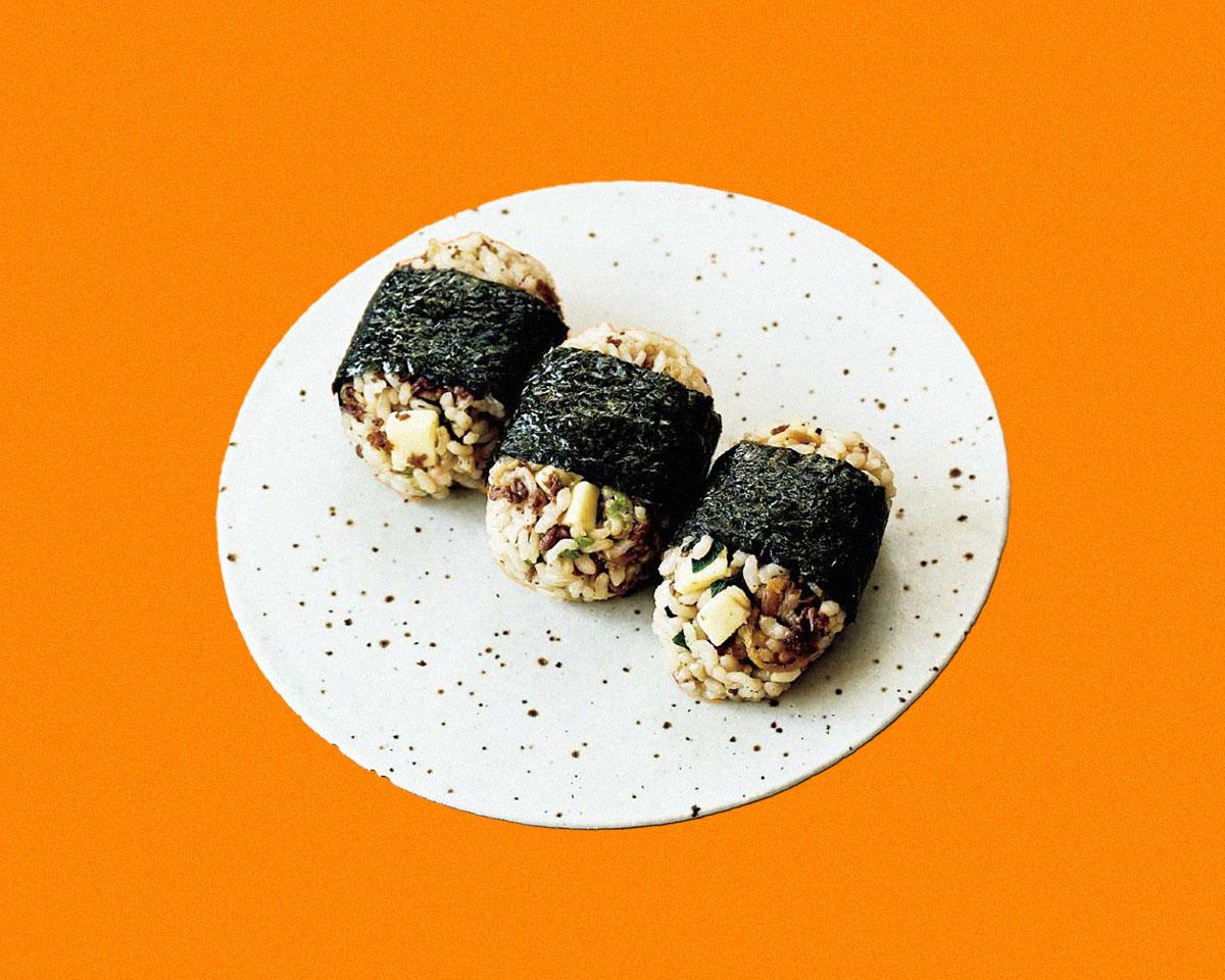 鍛えるシェフの筋肉レシピ：牛しぐれとチーズのおむすび