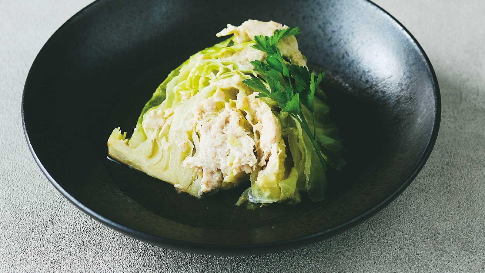 鶏のサルシッチャとキャベツの煮込み