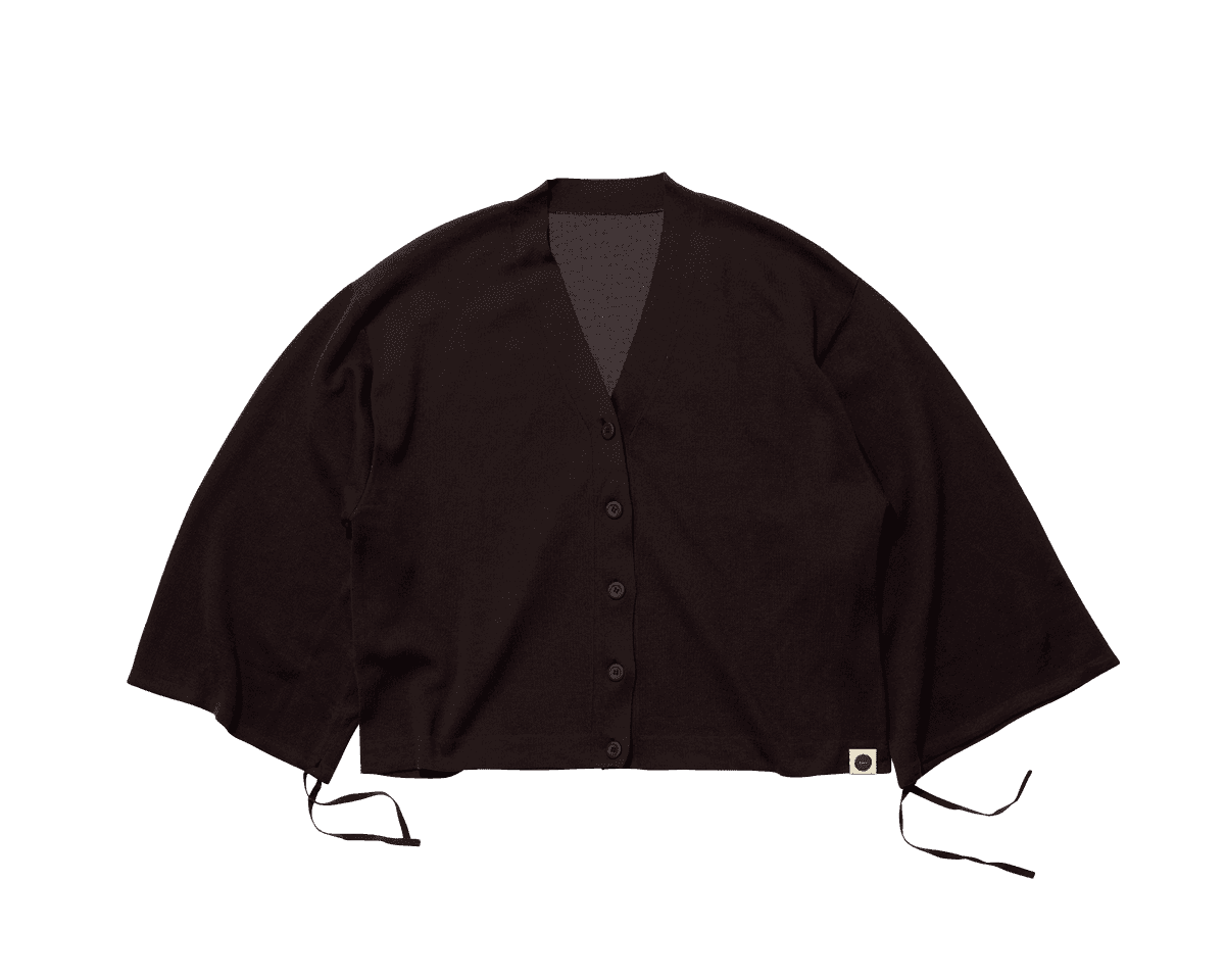 地球に配慮したニット素材。〈ENSULO〉のニットカーディガン。