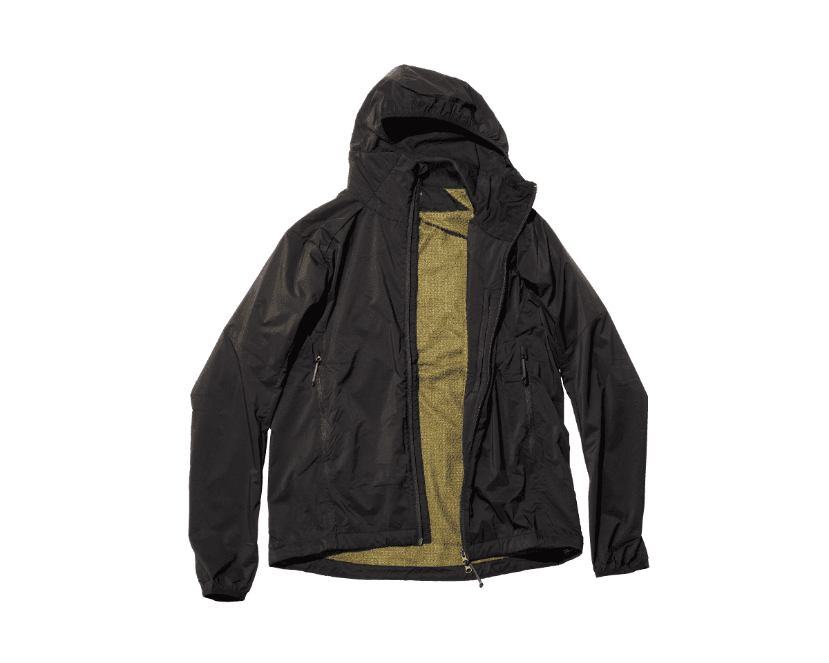 超軽量でテロテロなのに暖かい。〈Tilak〉のジャケット。