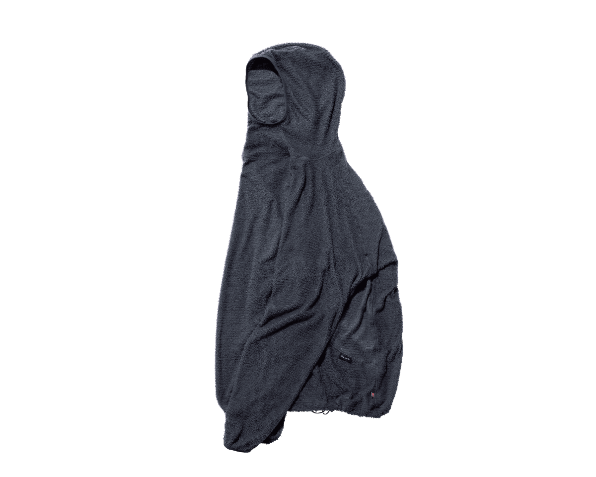 〈WILD THINGS〉のフーディ。