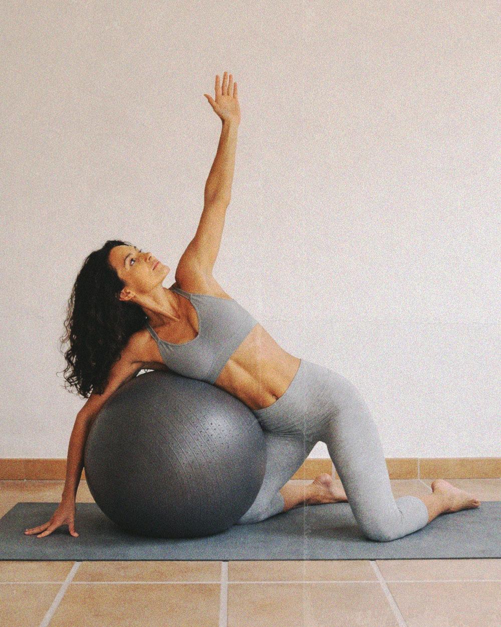 姿勢改善ピラティス。