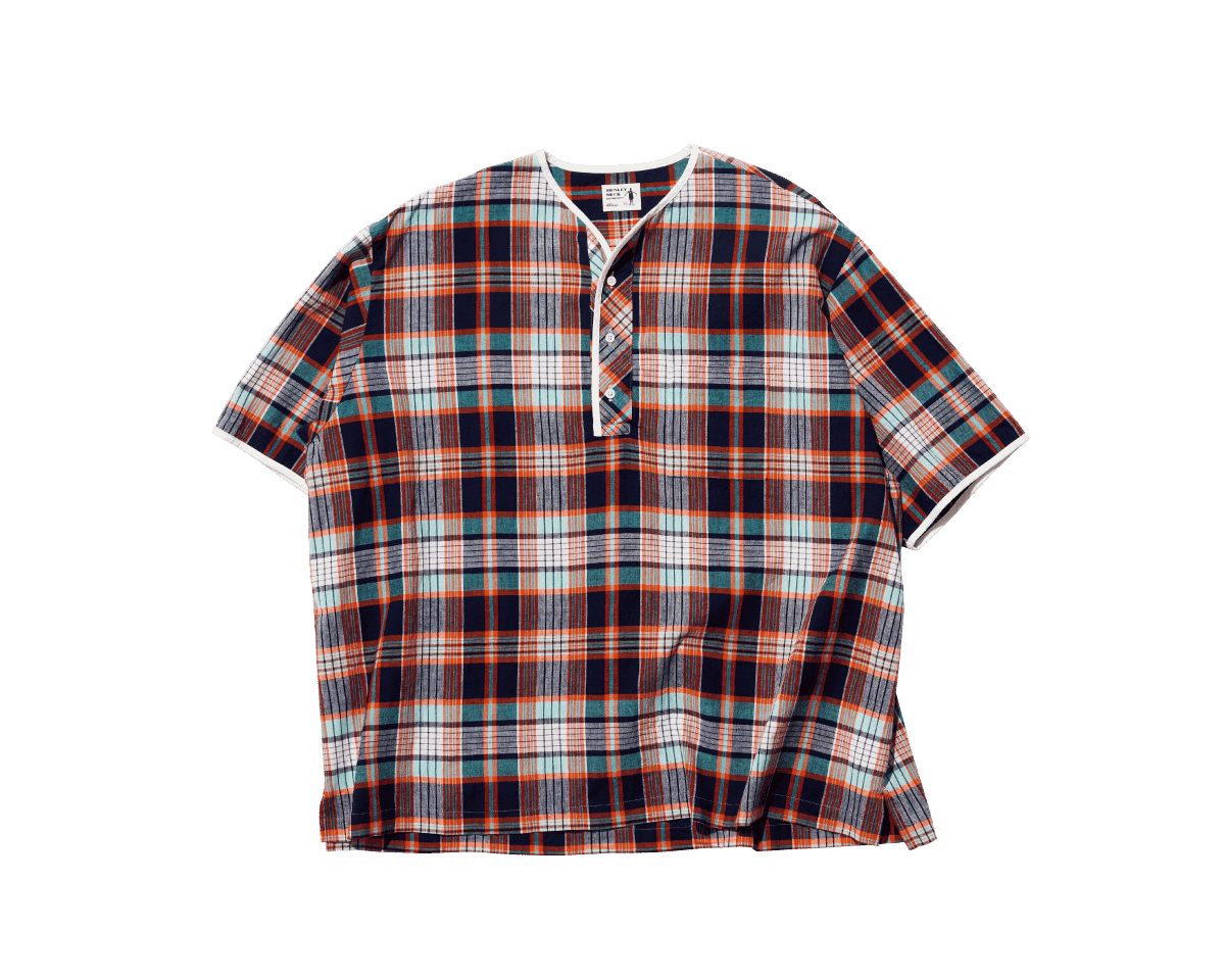 古き良き時代のヘンリーネックが蘇る！〈HENRY NECK DEPARTMENT〉のシャツ。