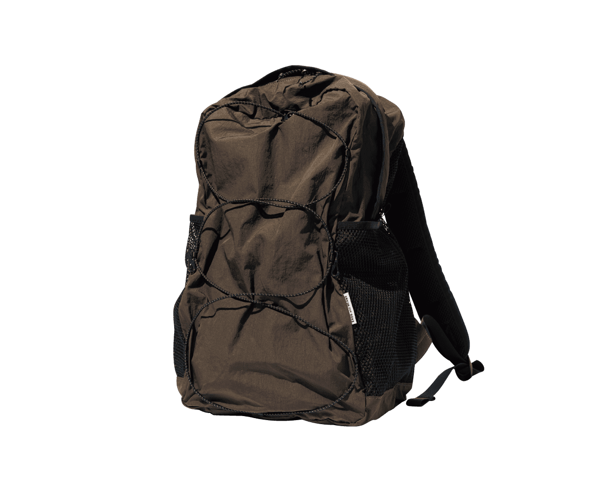 〈ENDS and MEANS〉のバックパック。