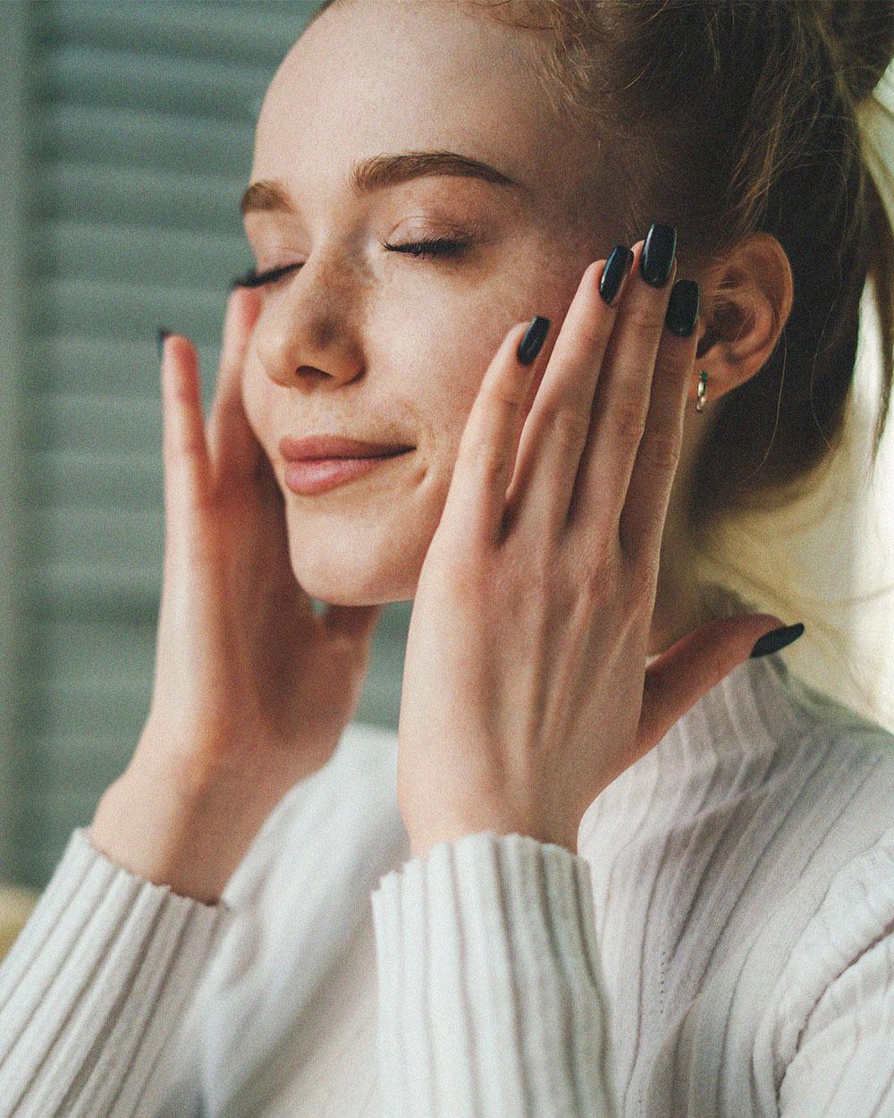 表情筋の鍛えかた。