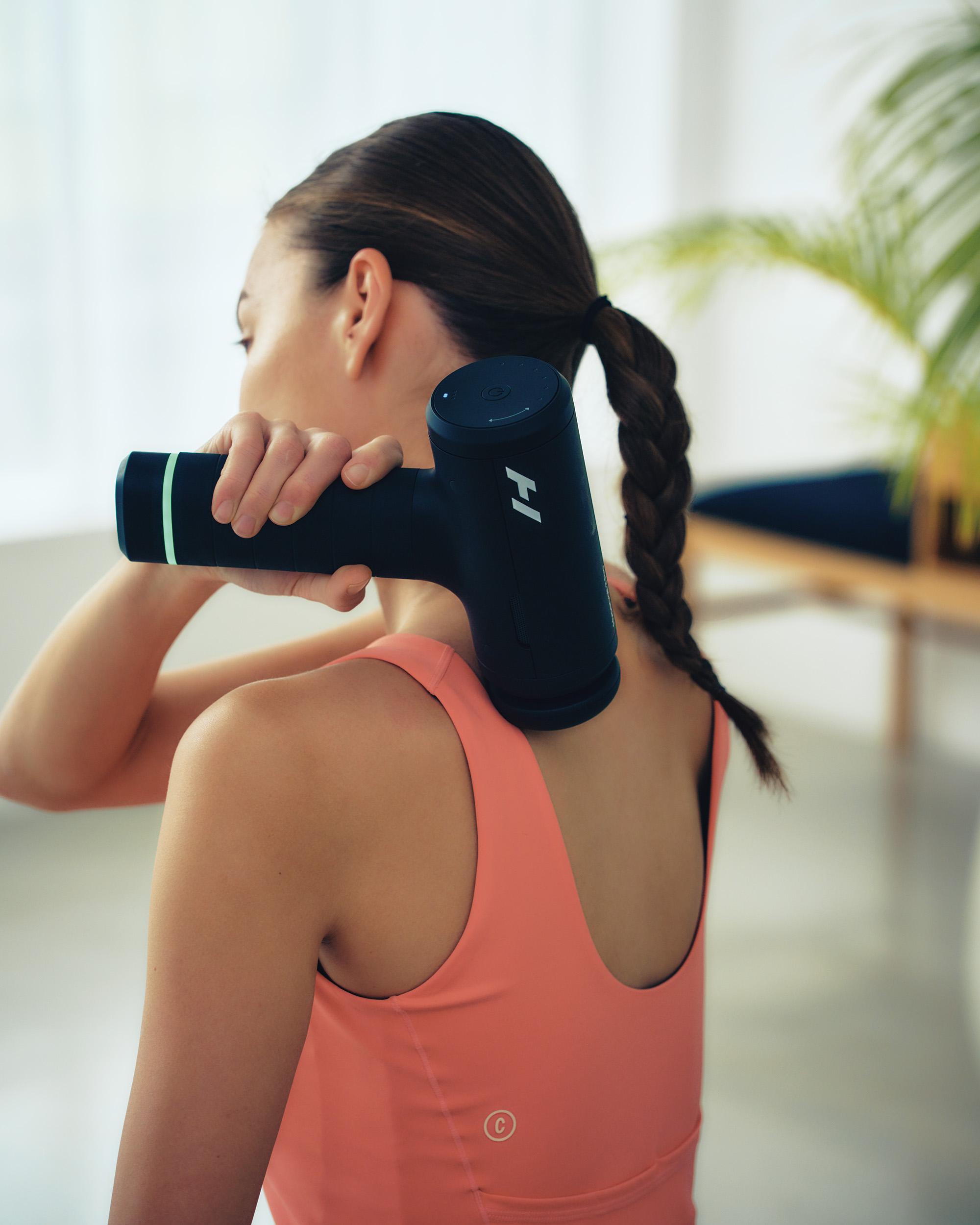 〈Hyperice〉のマッサージガン、《Hypervolt 3 Pro》