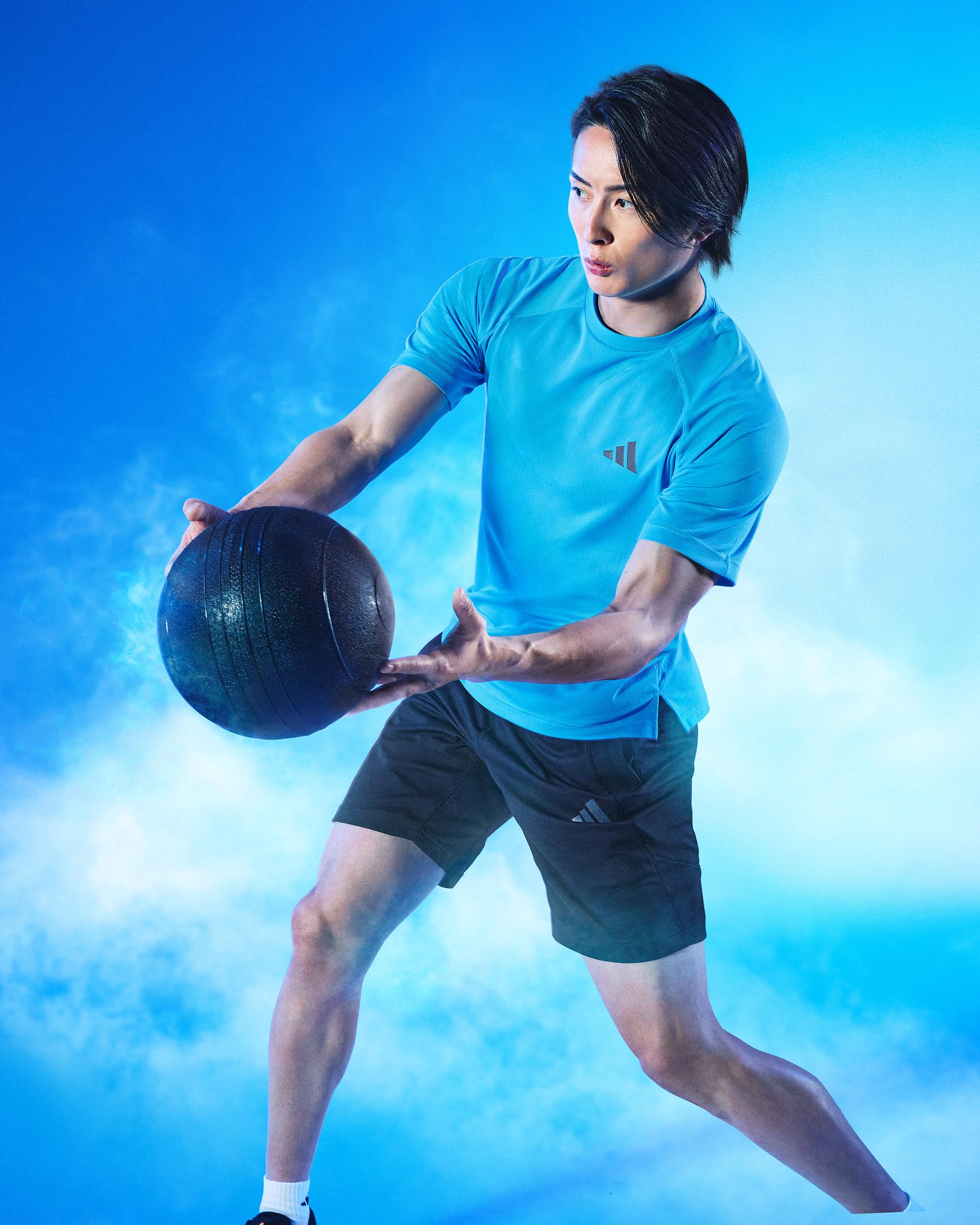 夏の運動の強い味方《TRAINING COOL》が〈アディダス〉から誕生。冷感素材で賢くコンディショニングする。
