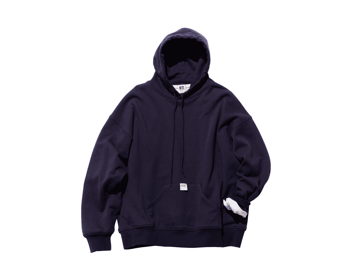 朝晩の冷え対策には〈RUSSELL ATHLETIC × BerBerJin〉のパーカーを。