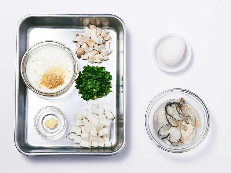 牡蠣と蕪の洋風雑炊の食材