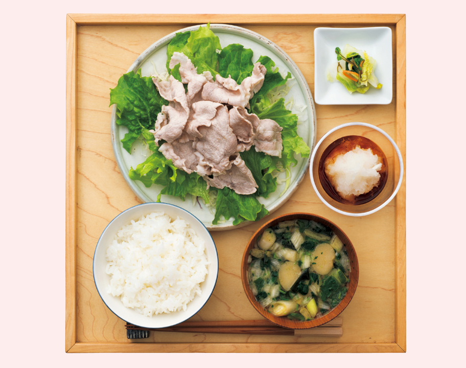 全体分量のイメージは、主食2：主菜1：副菜2。シジミにはビタミンB12、海鮮丼にはB1、B2、B6（鮭）、ナイアシン、B6（マグロ）、B2（ハマチ）、豚肉にはビタミンB1が豊富。
