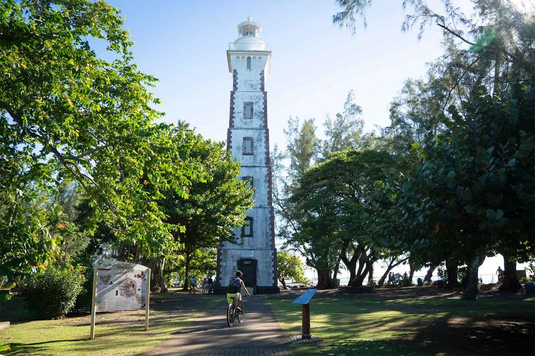 〈ヴィーナス岬〉の灯台