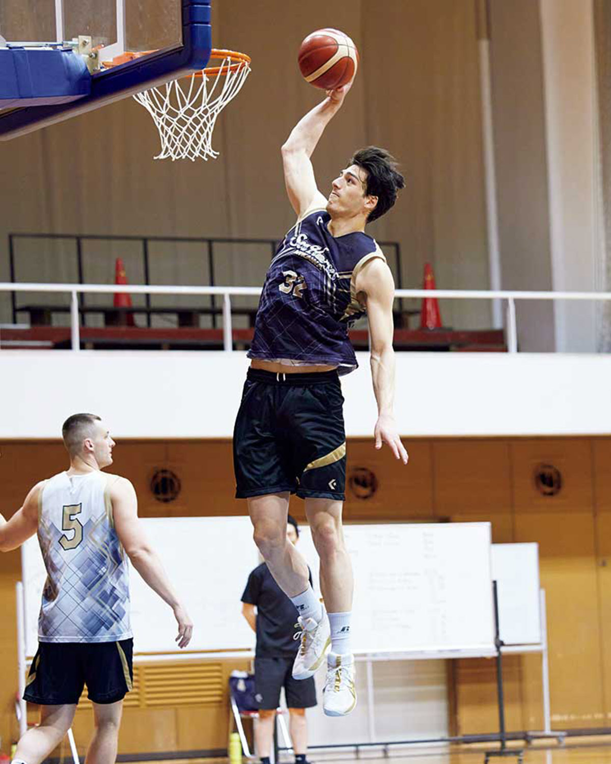 20241101_herecomestarzan_top13.jpg