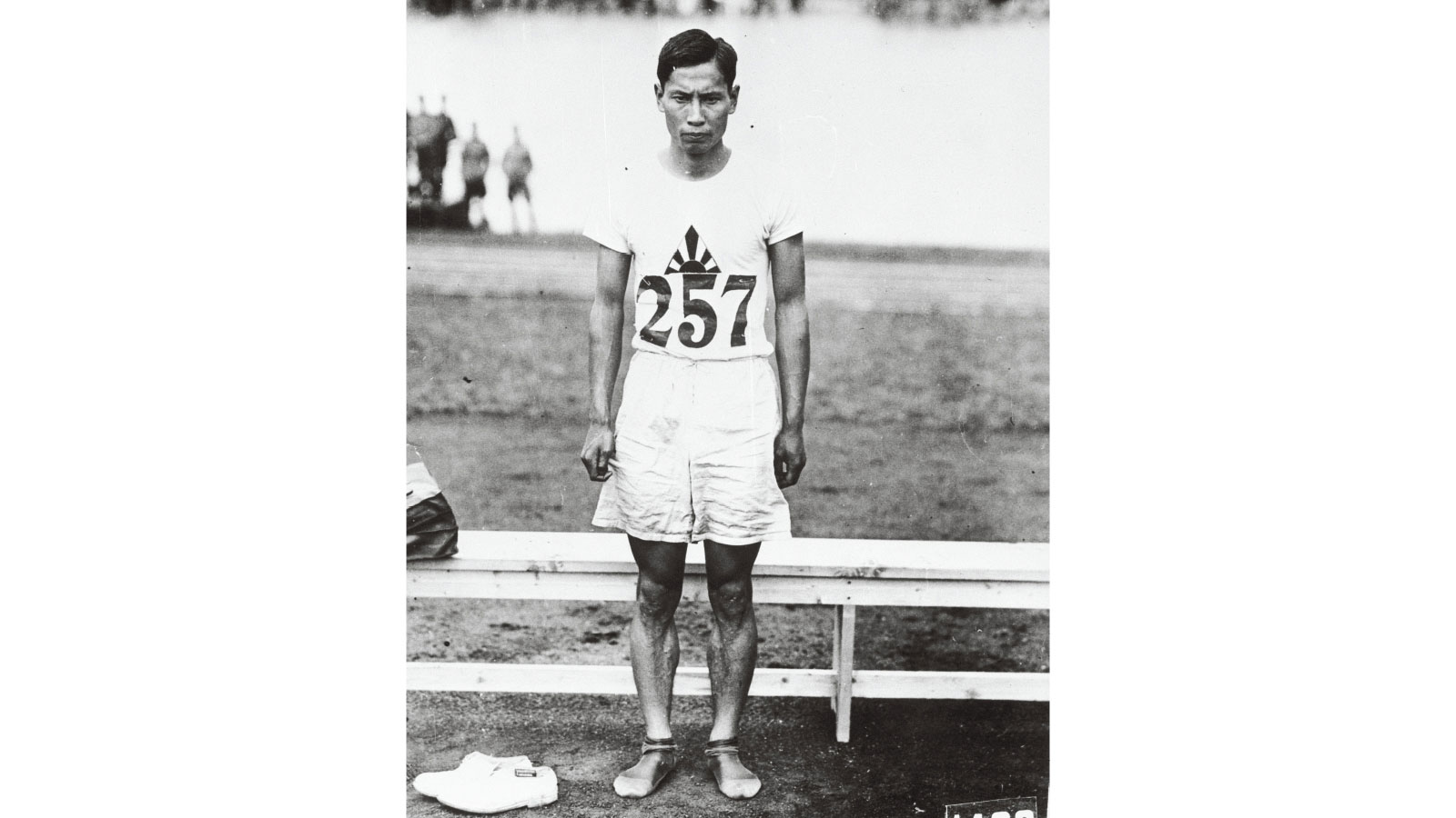陸上男子三段跳を制した日本人初の金メダリスト、織田幹雄選手