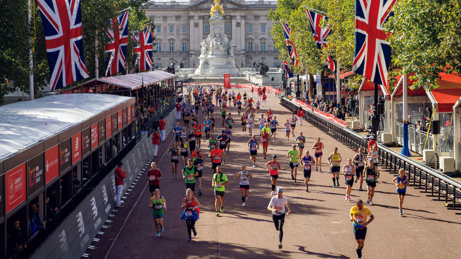 ロンドンマラソン 仮装ランナー 世界最大級 マラソンレース