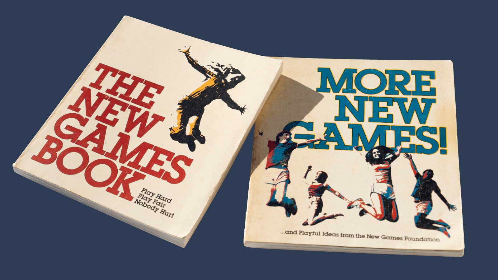 『THE NEW GAMES BOOK』（1976）と、続編の『MORE NEW GAMES!』（1981）