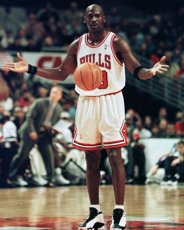 マイケル・ジョーダンの伝説：NBA得点王10回、6度の優勝を達成した偉業