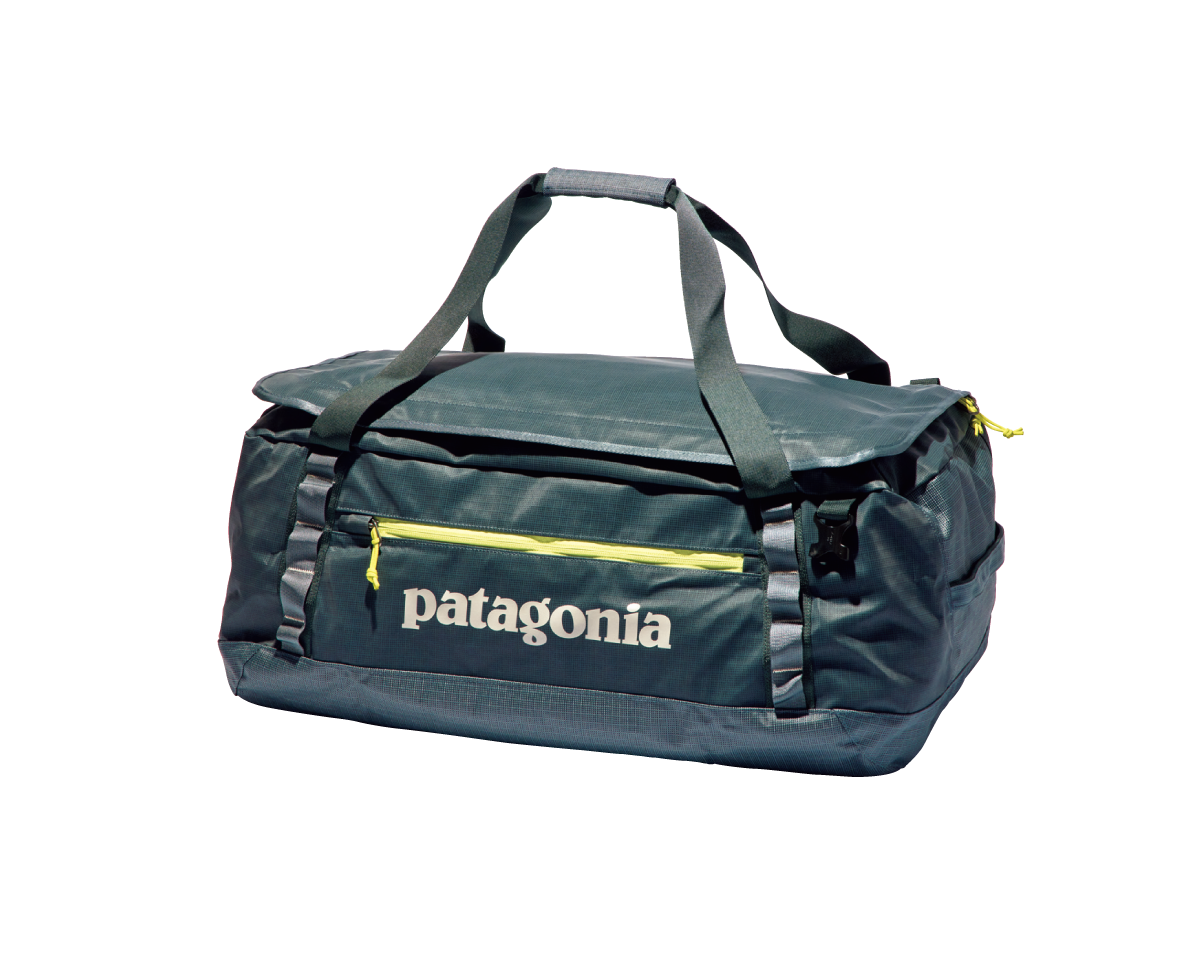 ブラックホールみたいに何でも入る。〈Patagonia〉のダッフルバッグ。