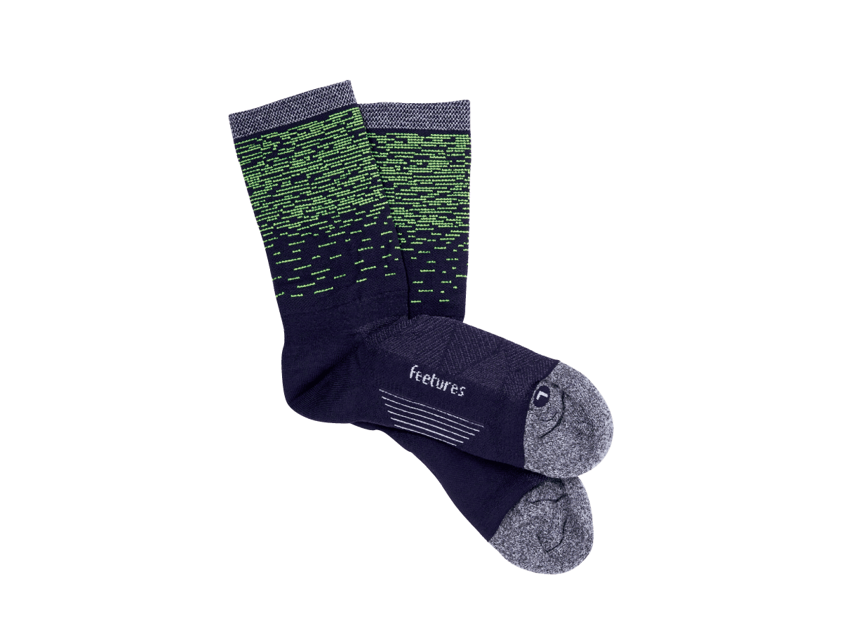 〈Feetures〉Elite Light Cushion Mini Crew Reflective Yarns
