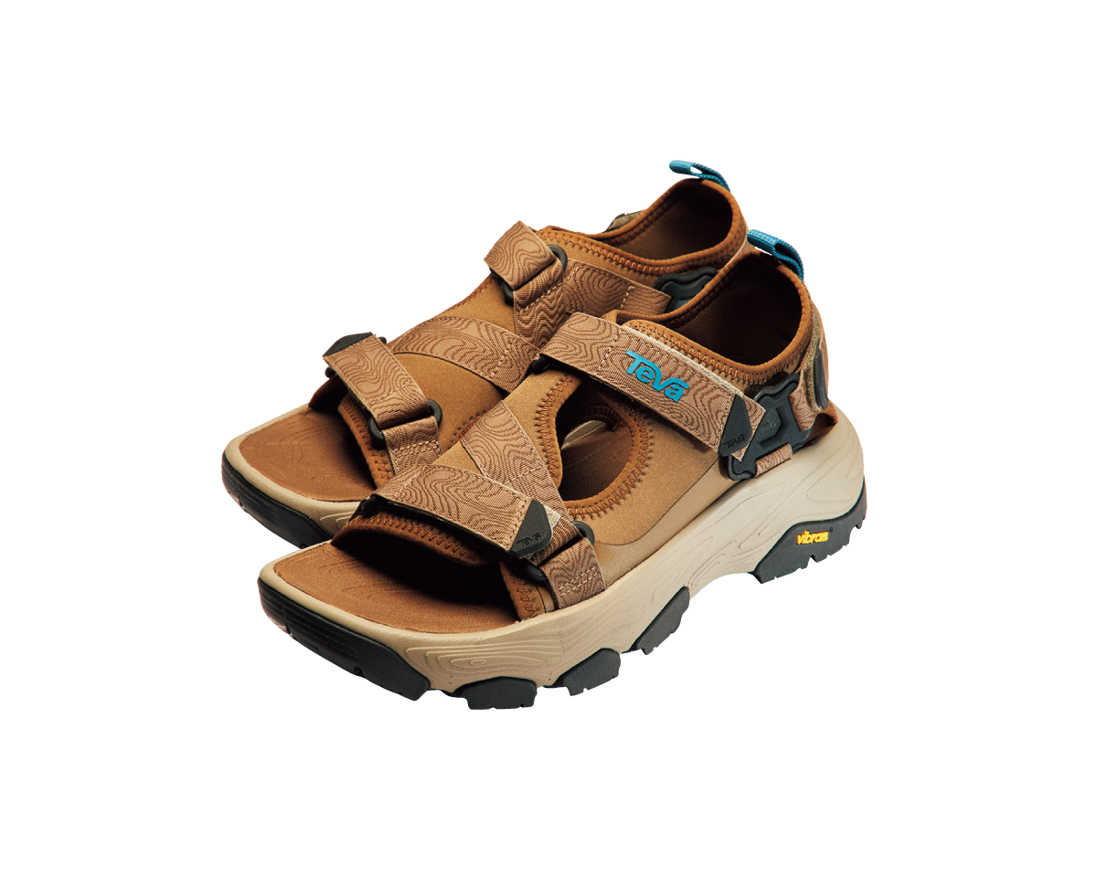 サンダルで本格ハイキング！ 〈Teva〉のサンダル。