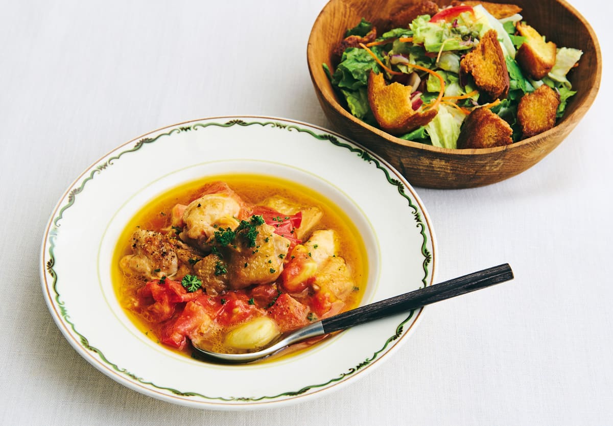 トマトと鶏肉のオイル煮とカリカリクルトンサラダ