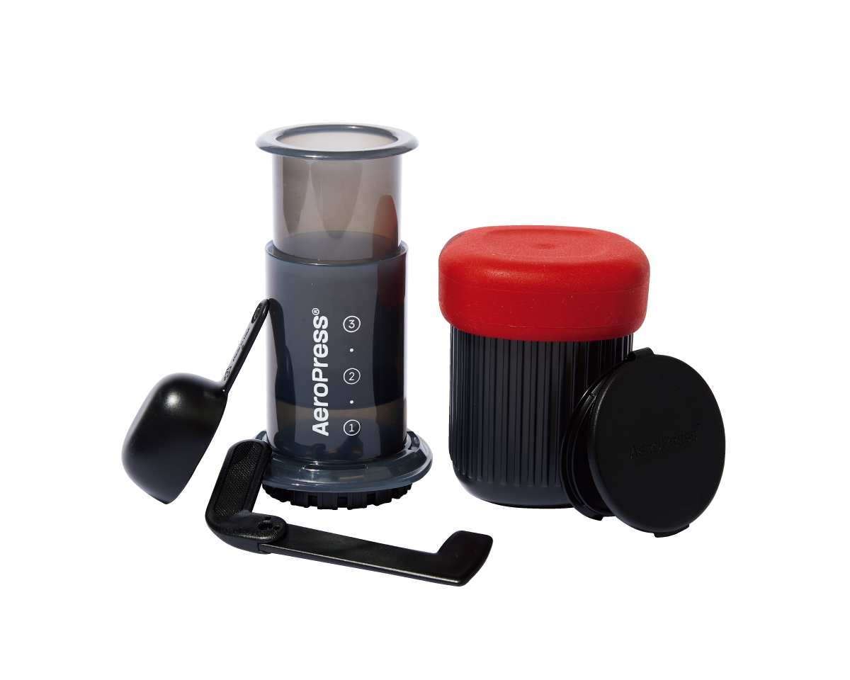 本格コーヒーをいつでもどこでも。 〈AeroPress Go〉のコーヒーメーカー。
