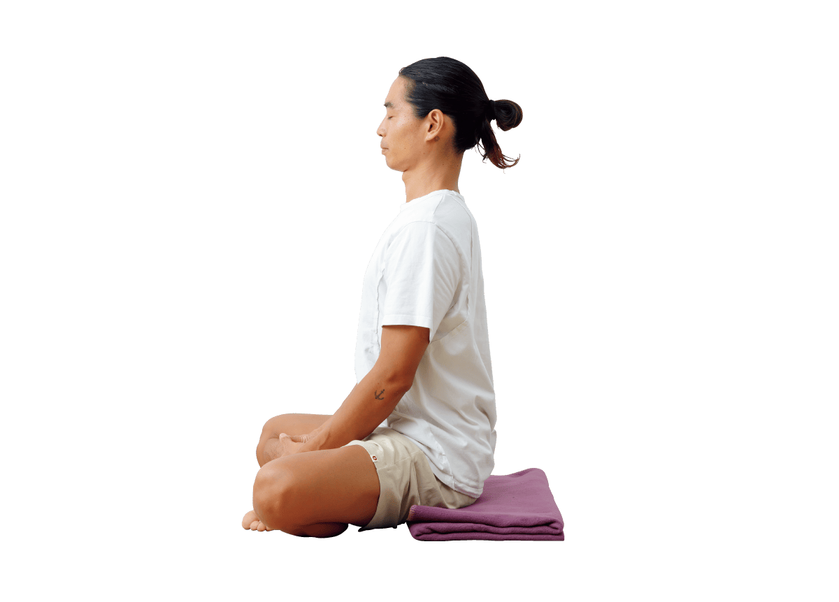 ブランケットをお尻に敷いて整えるポーズ