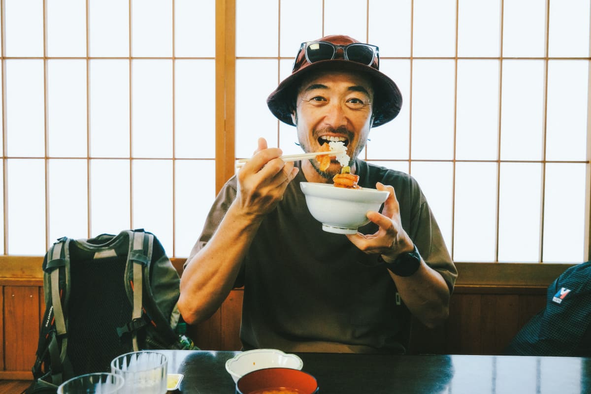 マグロ丼をチョイス
