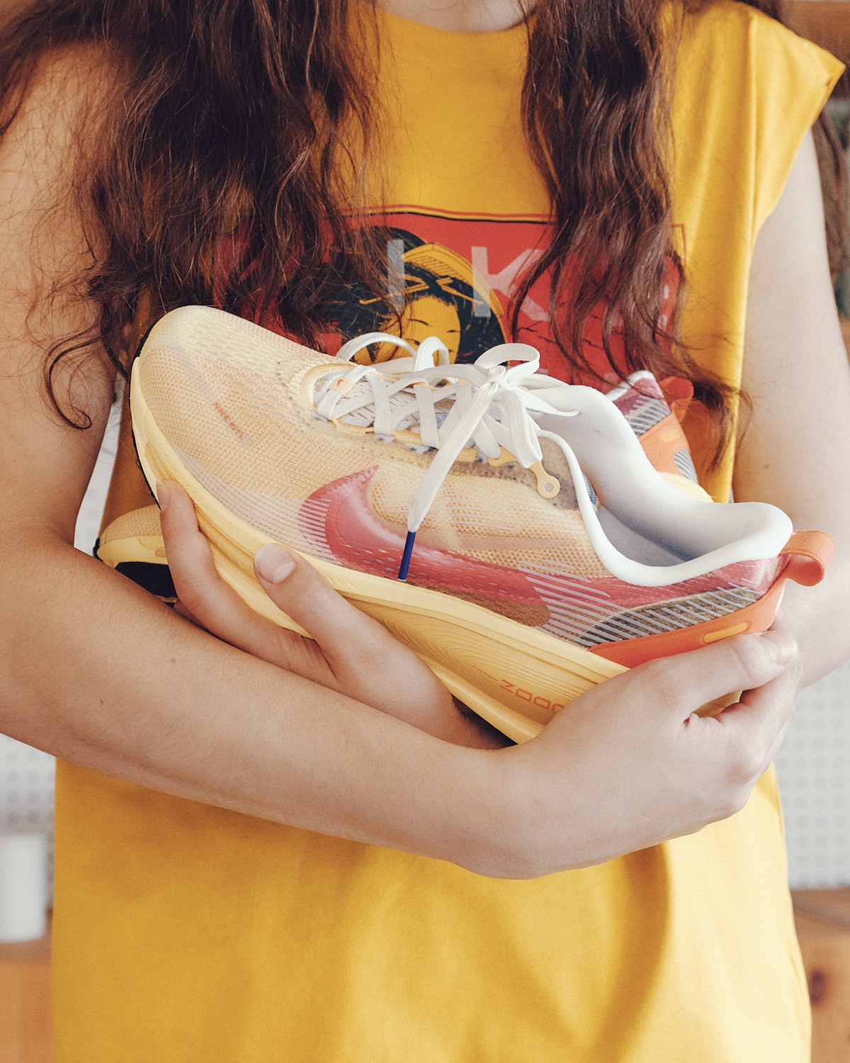 〈NIKE〉の《ボメロ18》