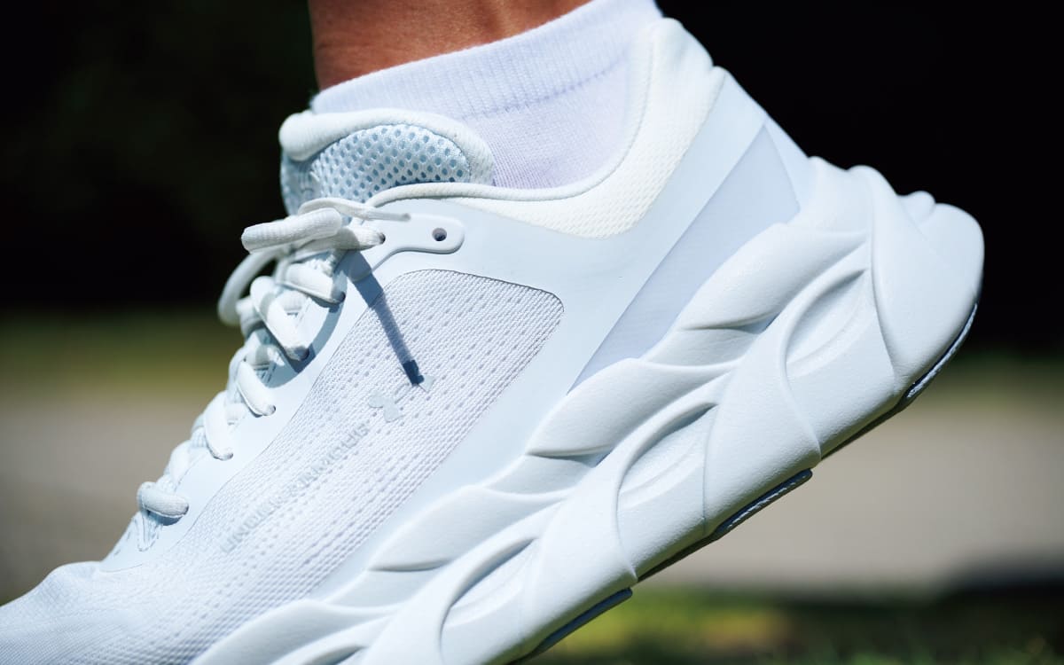 《アンダーアーマー UAヘイロー ランナー》