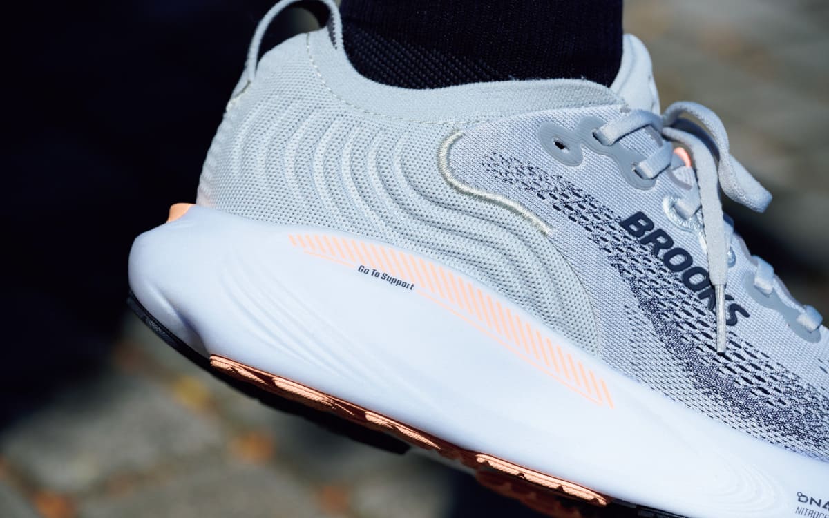 《ブルックス アドレナリン GTS 25》