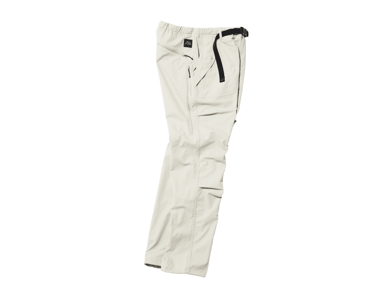 アウトドア界も韓流ブーム到来。〈CAYL〉のハイキングパンツ。