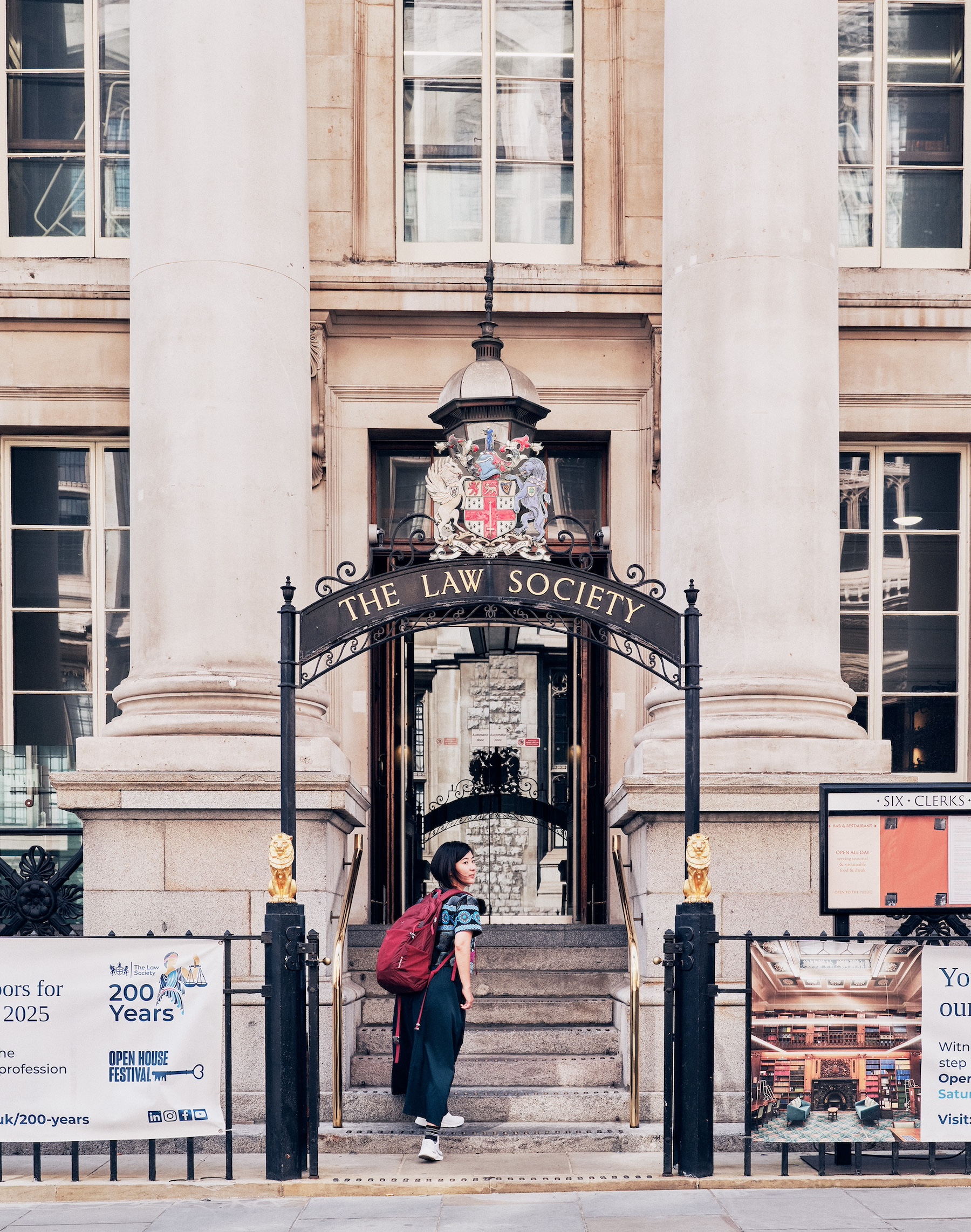 法の知識で扉を開き、世界の境界を溶かしていく｜自分の旅のつくりかた。 vol.06 原口侑子（弁護士）