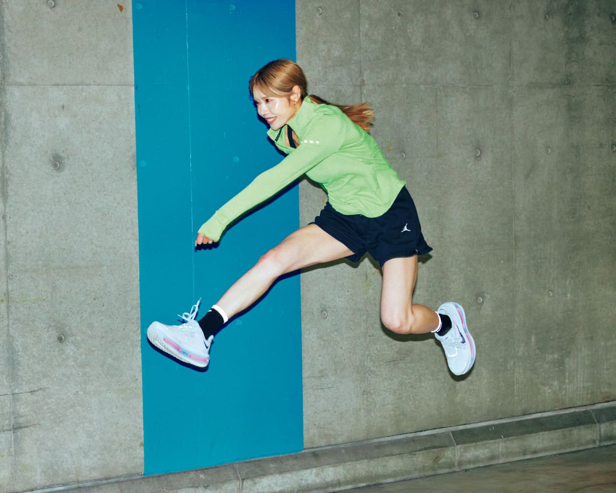 中島ひとみ（100mハードル）の肩甲骨・股関節ストレッチ。