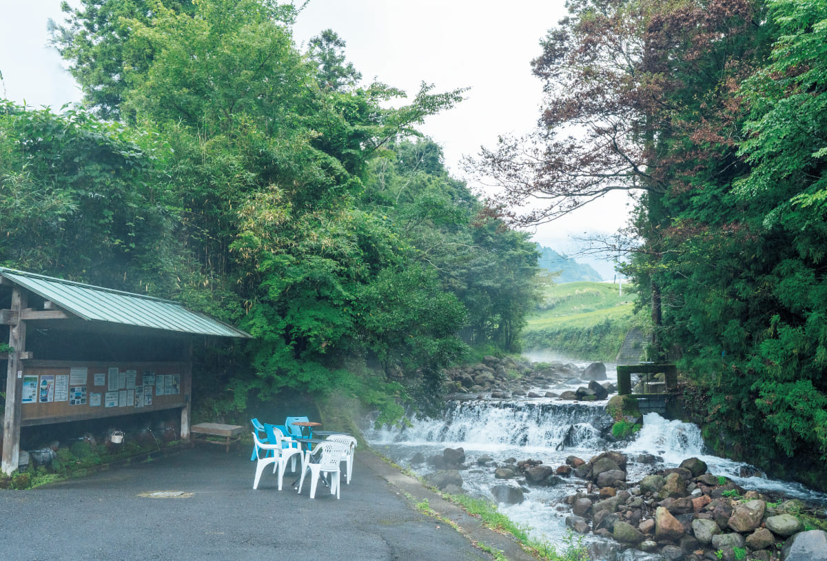 天然炭酸水よいやな湧水(大分・飲泉)