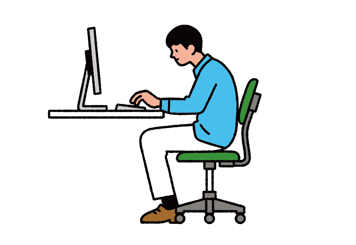 デスクでパソコンをしている男性