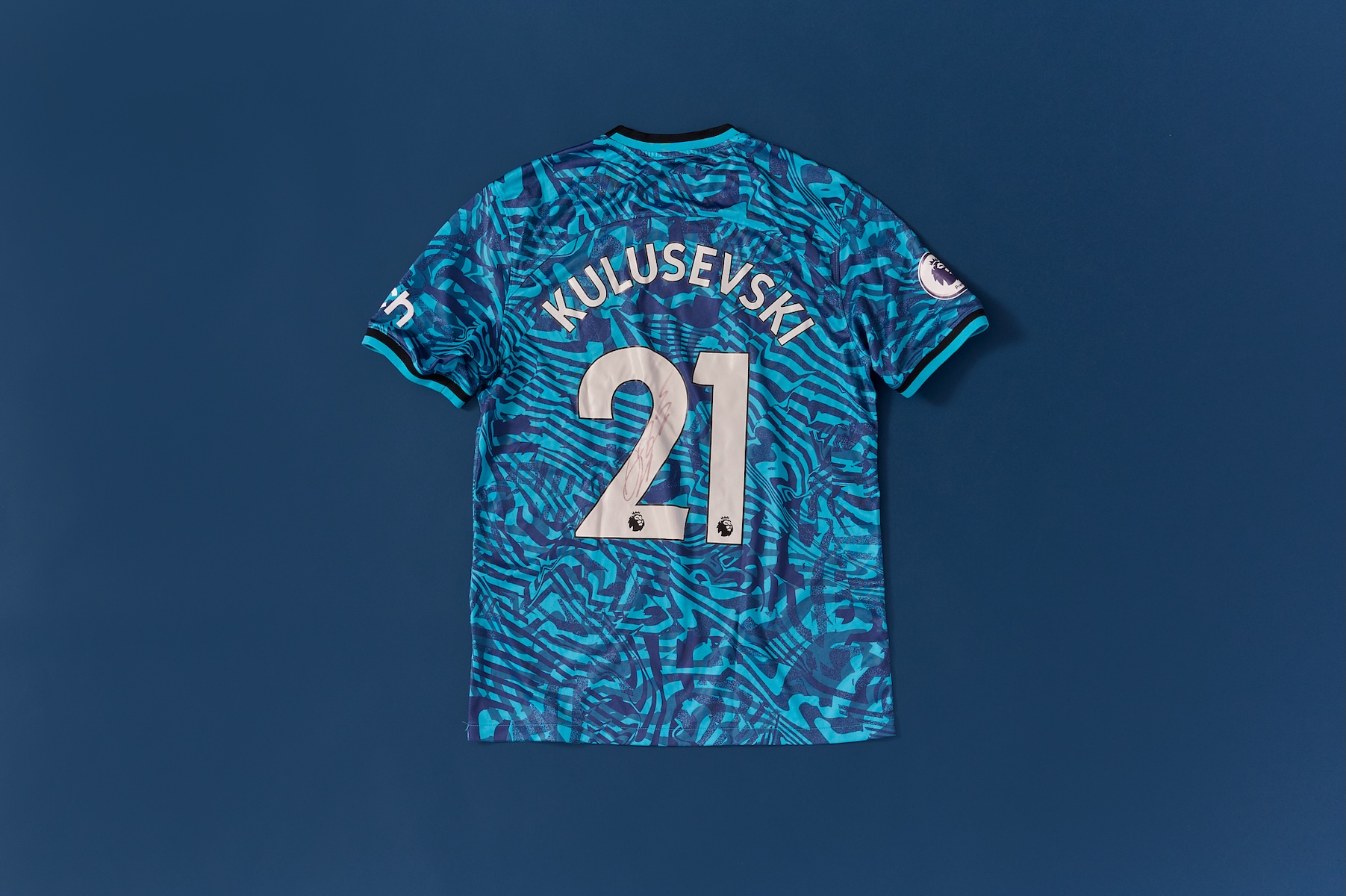 クイズプレーヤーの伊沢拓司さんが愛用するトッテナムホットスパーのユニフォーム