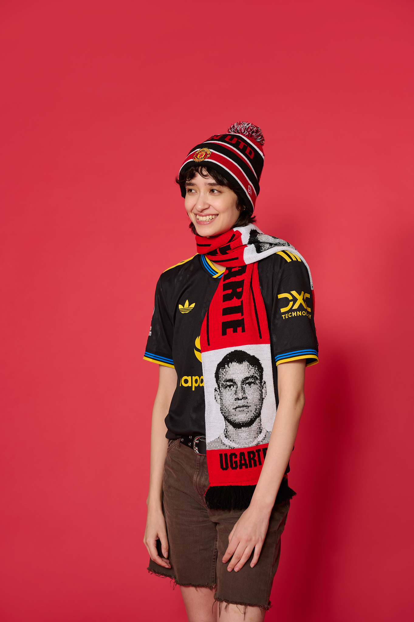 マンチェスターユナイテッドのユニフォームを着たHANAKAさん