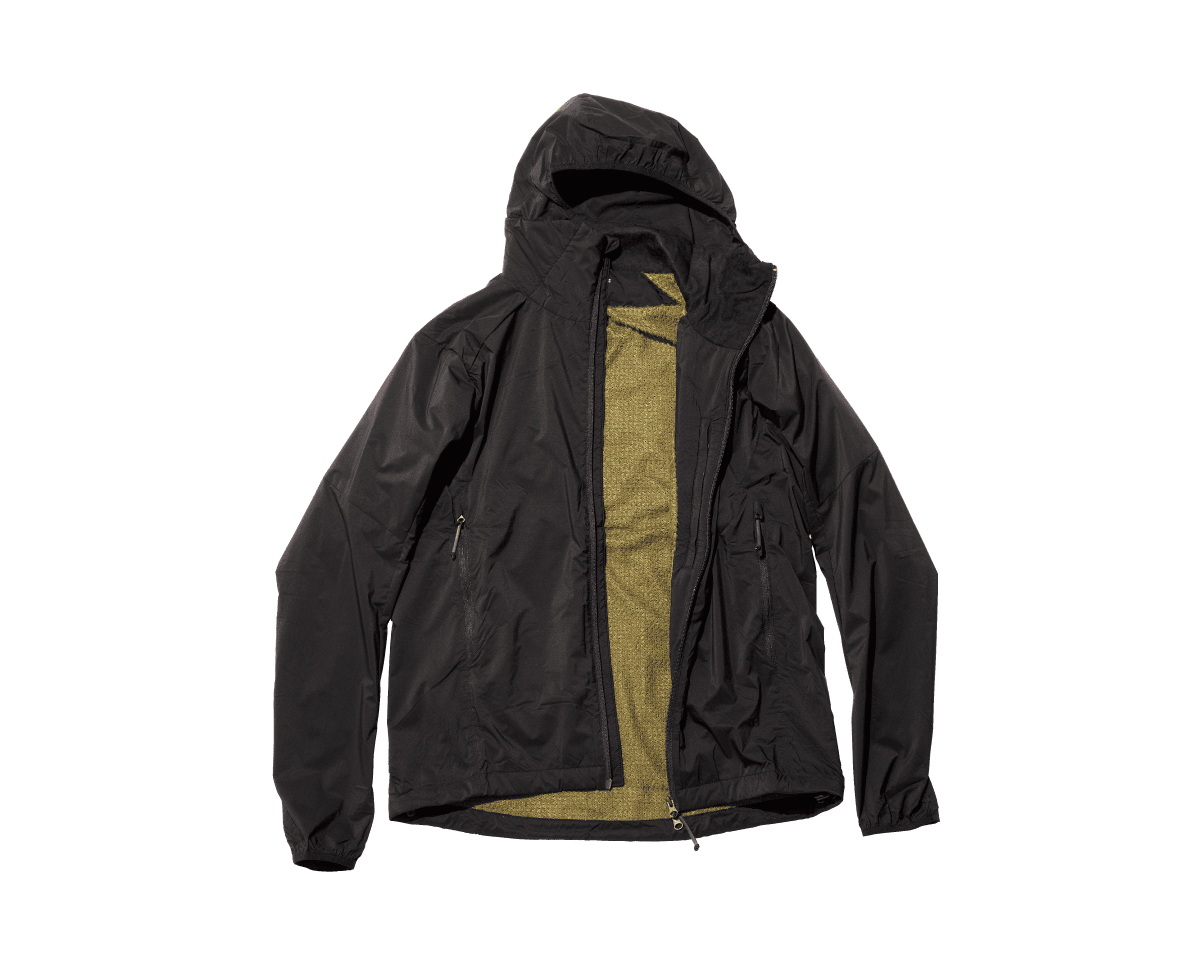 超軽量でテロテロなのに暖かい。〈Tilak〉のジャケット。