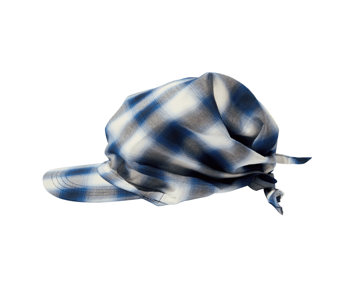 巻くも垂らすも自由自在。〈sowhat〉のバンダナキャップ。