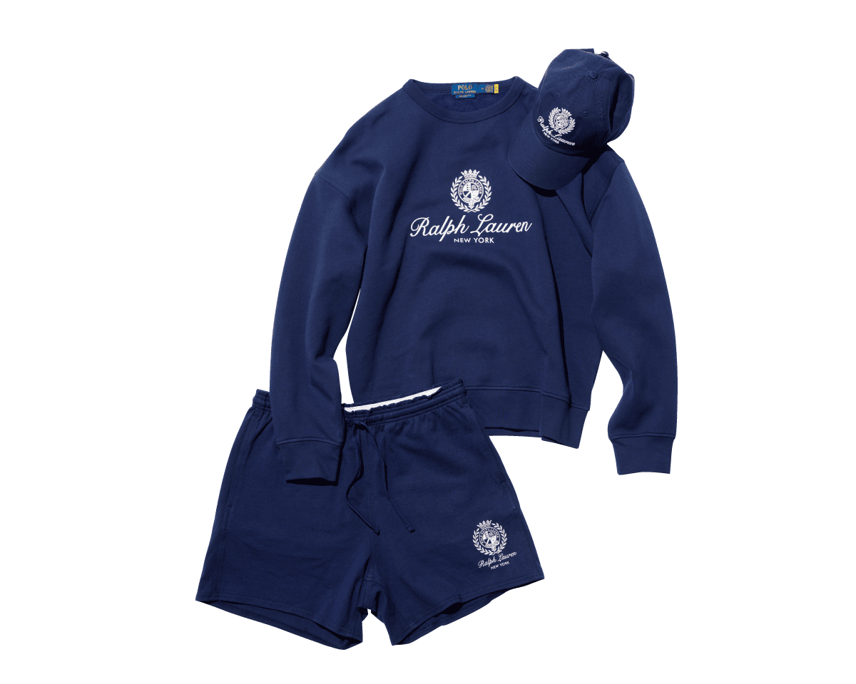 アメカジ全盛期の面構え。〈POLO RALPH LAUREN〉のスウェットシャツ＆パンツ＆キャップ。